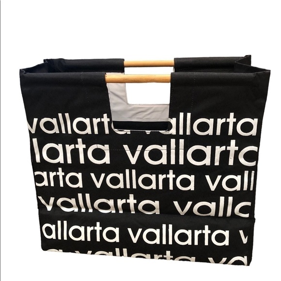 Vintage / BEACH Black and White Wooden Handled Vallarta Tote Bag - Picture 1 of 7